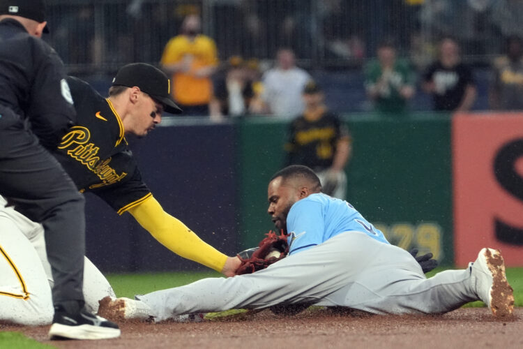 Cedric Mullins homers in 13th to lift Rays past Pirates in rain-soaked game